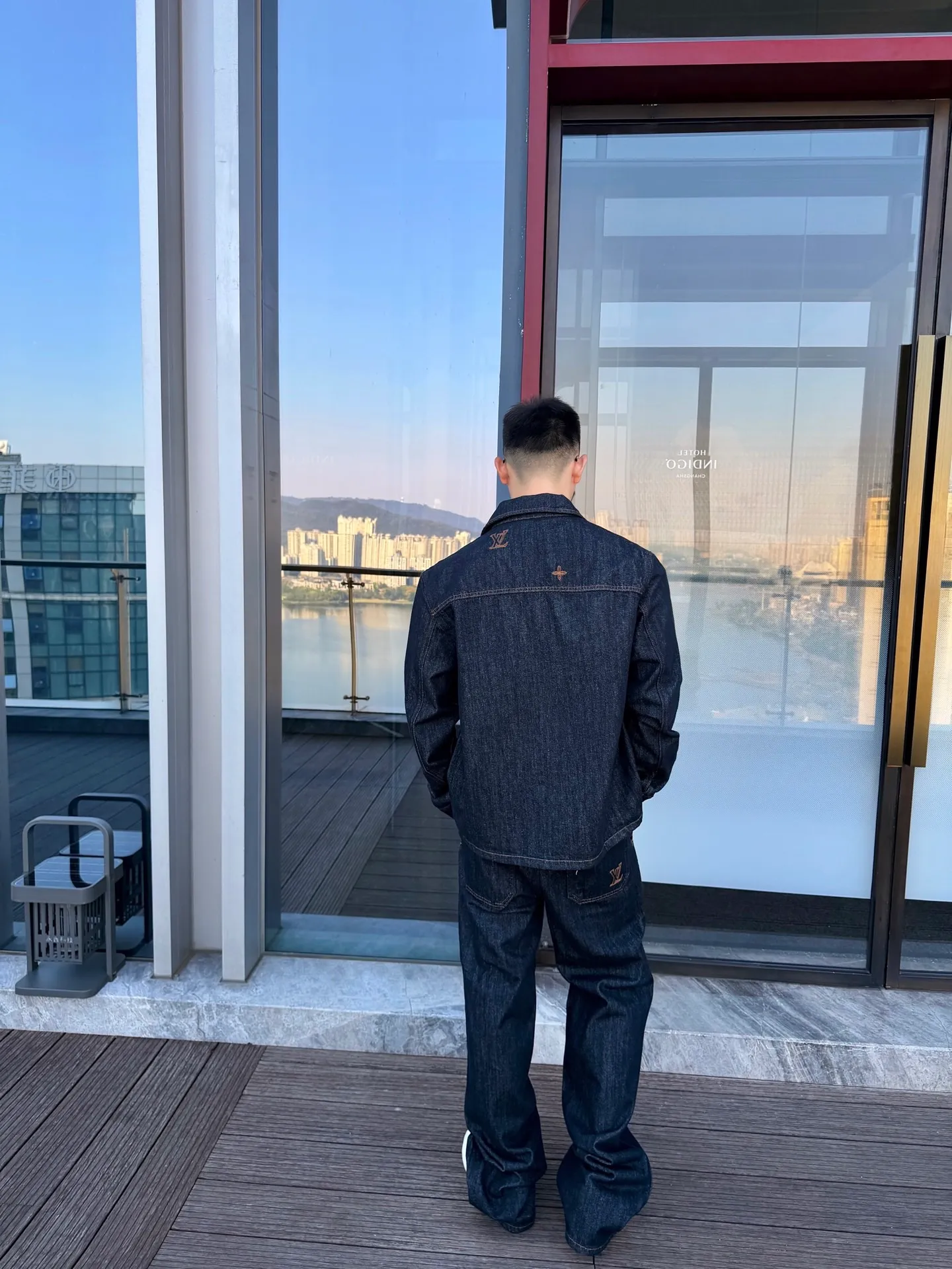 Louis Vuitton/Louis Vuitton embroidered logo denim jacket